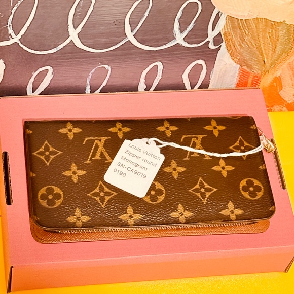 Louis Vuitton Monogram Zipper round Mid size wallet - Picture 15 of 15